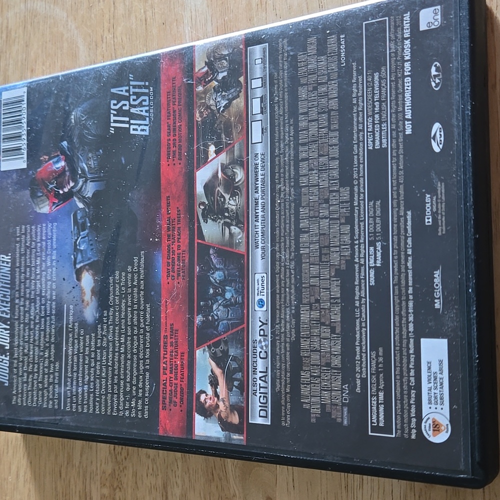 Dredd DVD - Picture 2 of 3